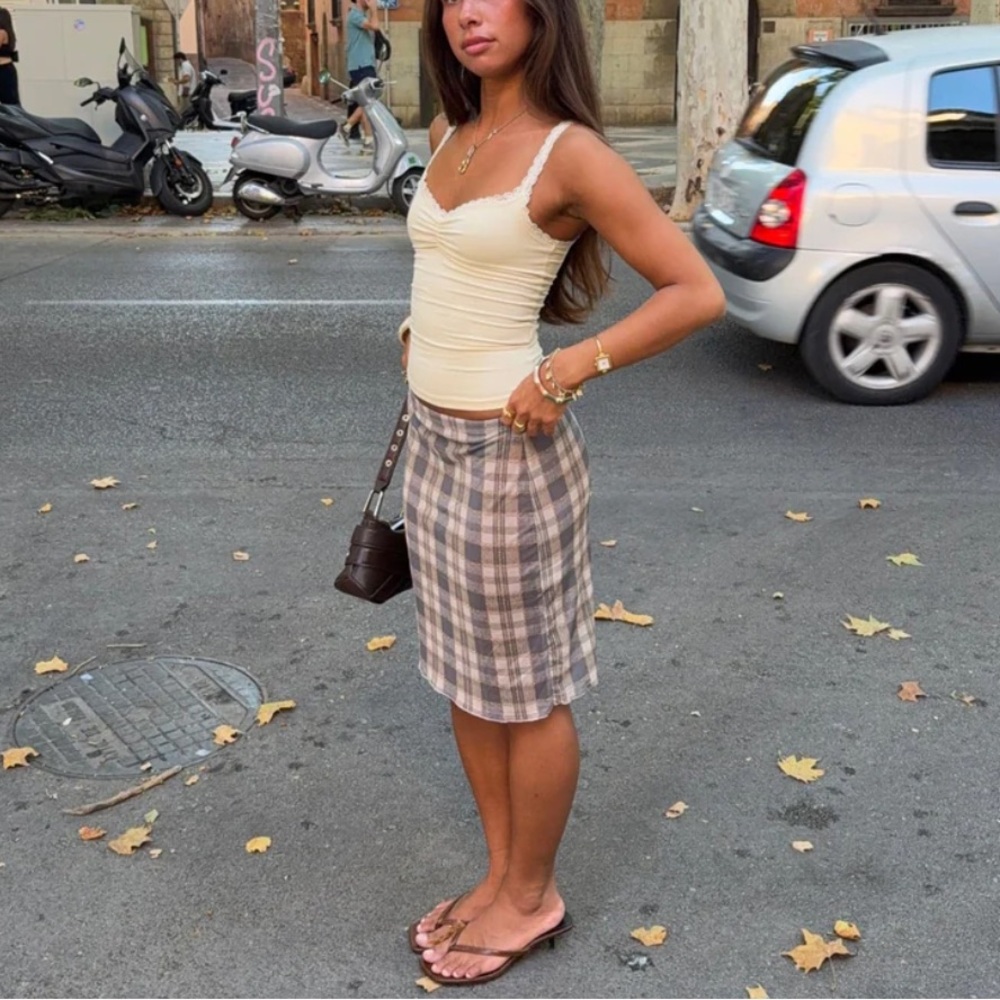 Mesh skirt with blue and white checkers